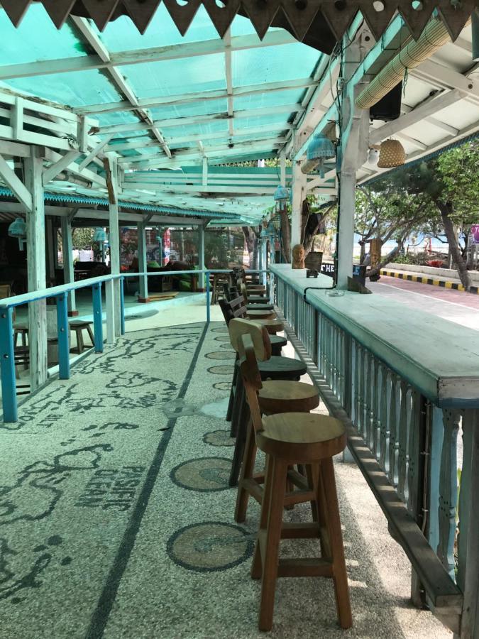 The Exile Sunset Bar & Bungalow Gili Trawangan Exterior photo