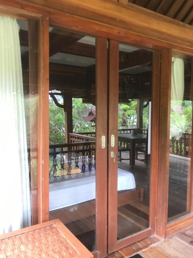 The Exile Sunset Bar & Bungalow Gili Trawangan Exterior photo