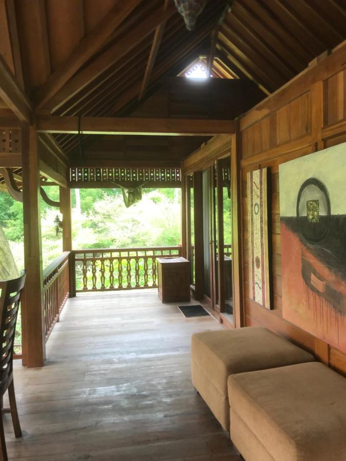 The Exile Sunset Bar & Bungalow Gili Trawangan Exterior photo
