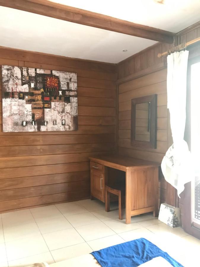 The Exile Sunset Bar & Bungalow Gili Trawangan Exterior photo